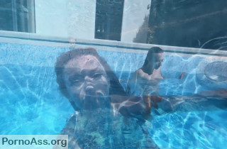 The sexy girl Gloria Sol swimming at the pool in bikini, and topless (Gloria Sol)